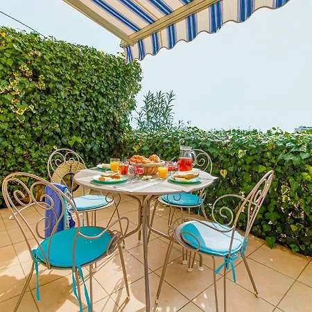 Lavandou - 2 Pieces Entierement Renoves Surplombant Le Centre-ville Apartment Le Lavandou