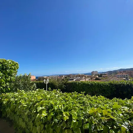 Lavandou - 2 Pieces Entierement Renoves Surplombant Le Centre-ville Apartment *